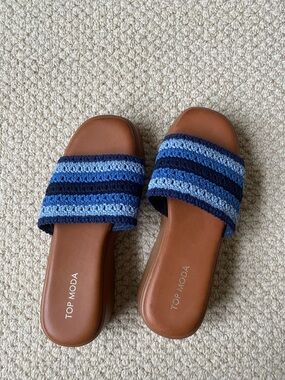 TOP Moda Brown Slide Sandals with Blue Crochet Straps